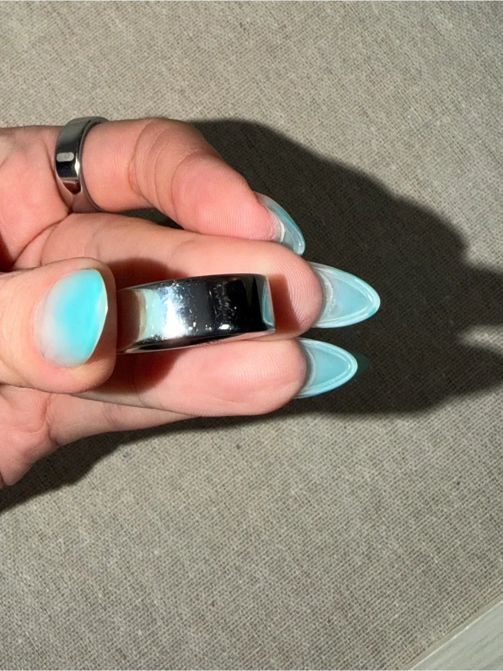Oura Ring 4 Silver Size 8 – Like New – Complete Set – $200